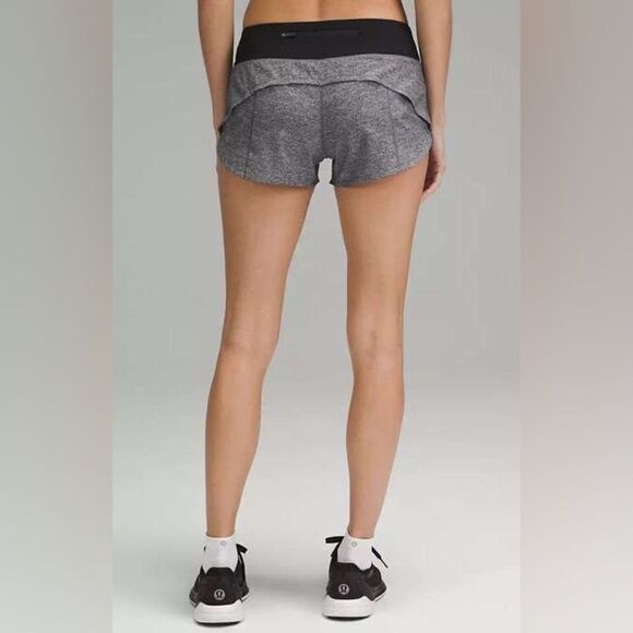 Lululemon Speed It Up Shorts 2.5 - Picture 2 of 6